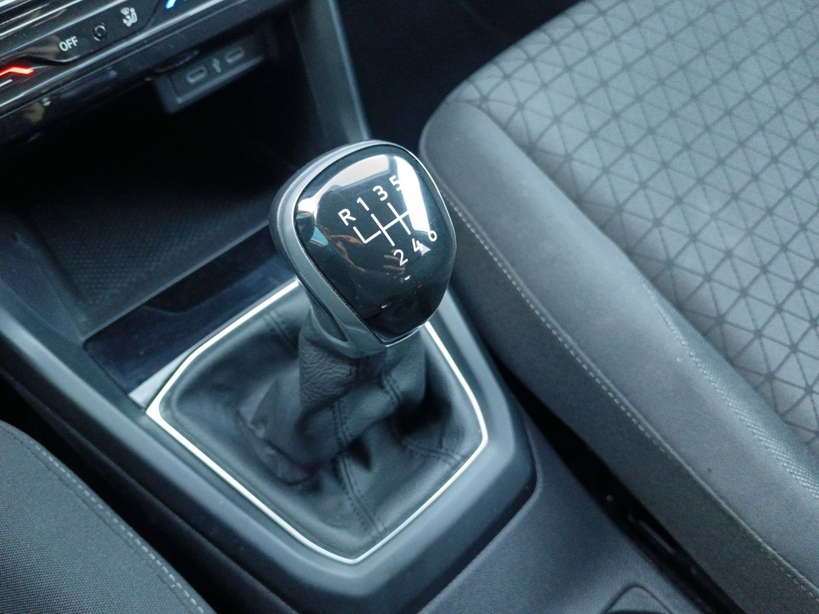 Volkswagen T-Cross Advance 1.0 TSI - foto 12