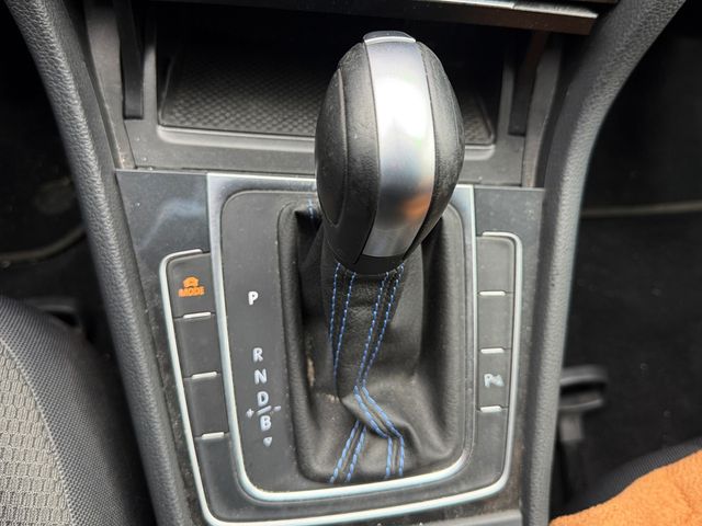 Volkswagen Golf ePower - foto 12