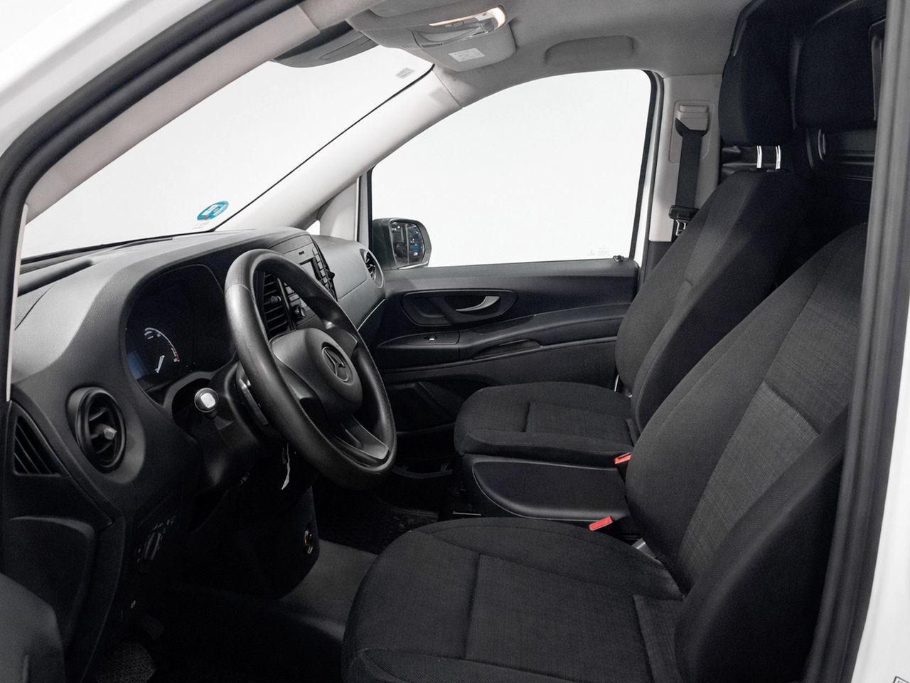 Mercedes-Benz Vito Furgon e-Vito 111 Larga - foto 9