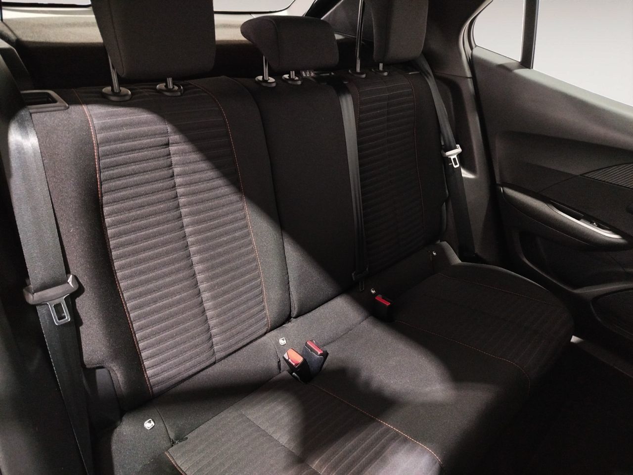 Peugeot 2008 PureTech 100 Active - foto 10
