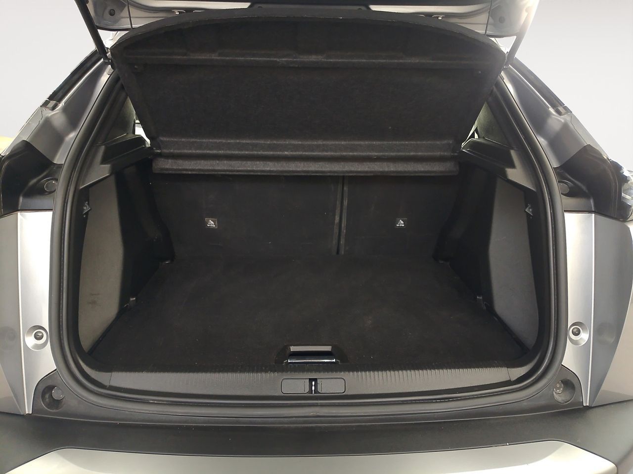 Peugeot 2008 PureTech 130 Allure EAT8 - foto 11