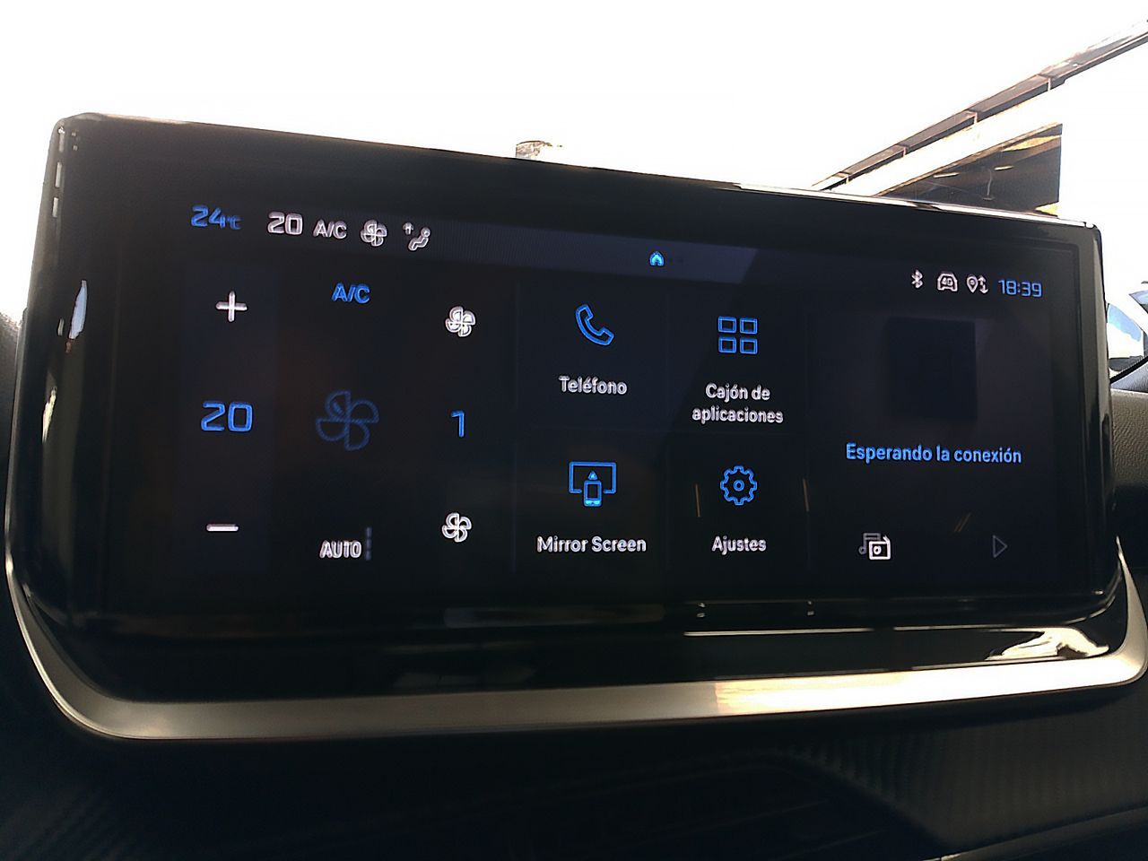 Peugeot 2008 PureTech 130 Allure EAT8 - foto 14
