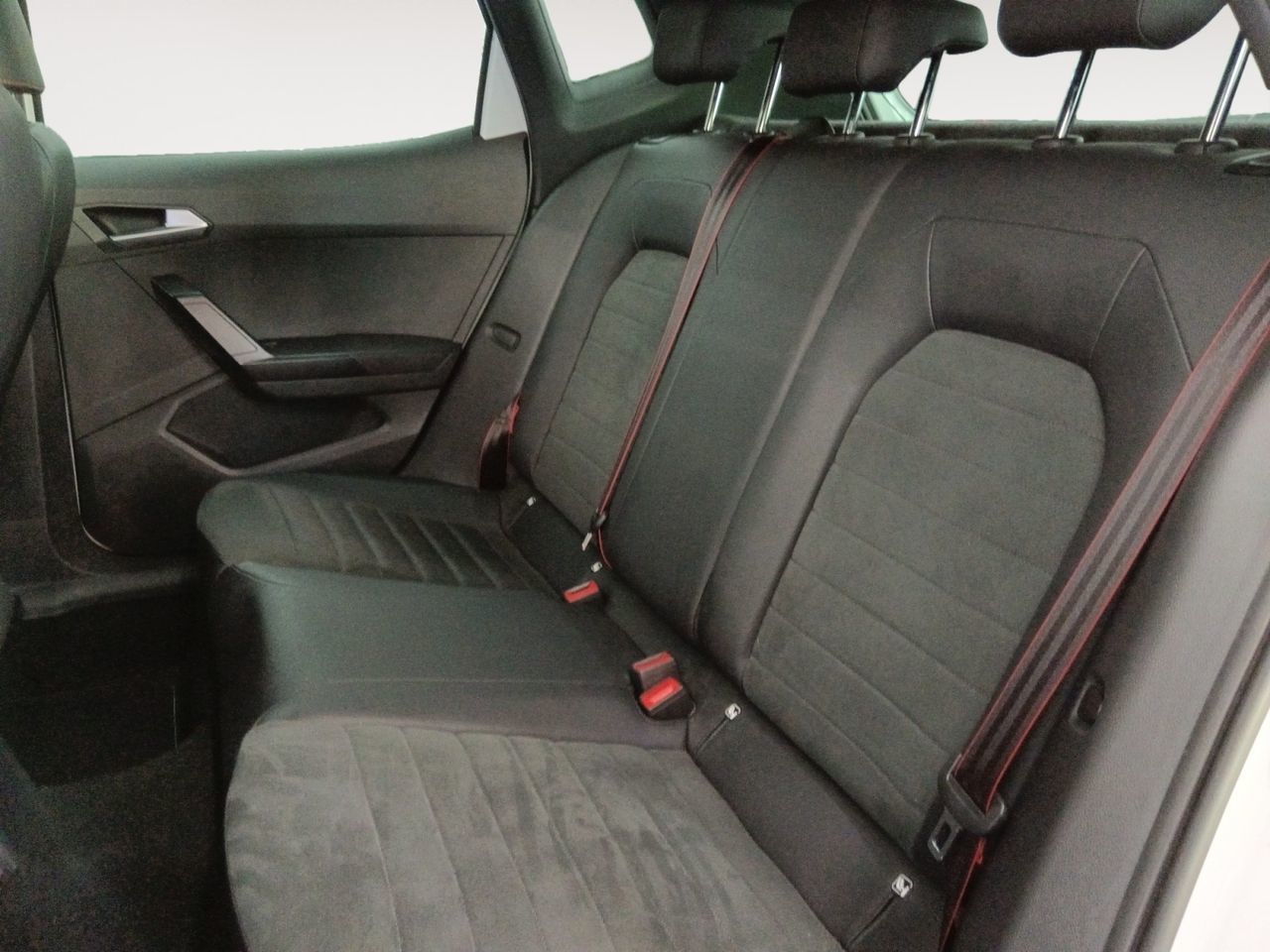 SEAT Arona 1.5 TSI FR XM DSG - foto 9
