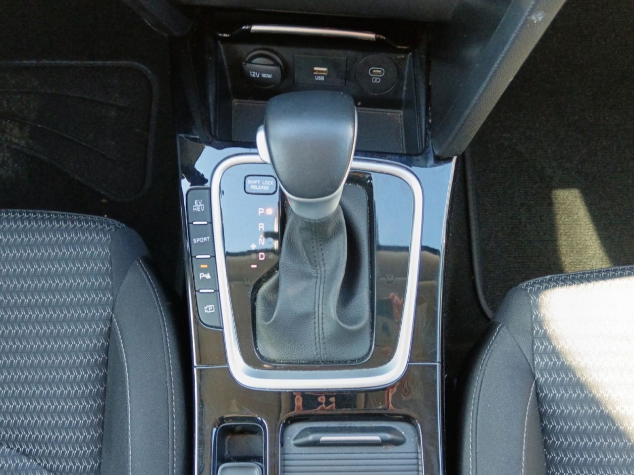 Kia XCeed 1.6 GDi PHEV eDrive - foto 12