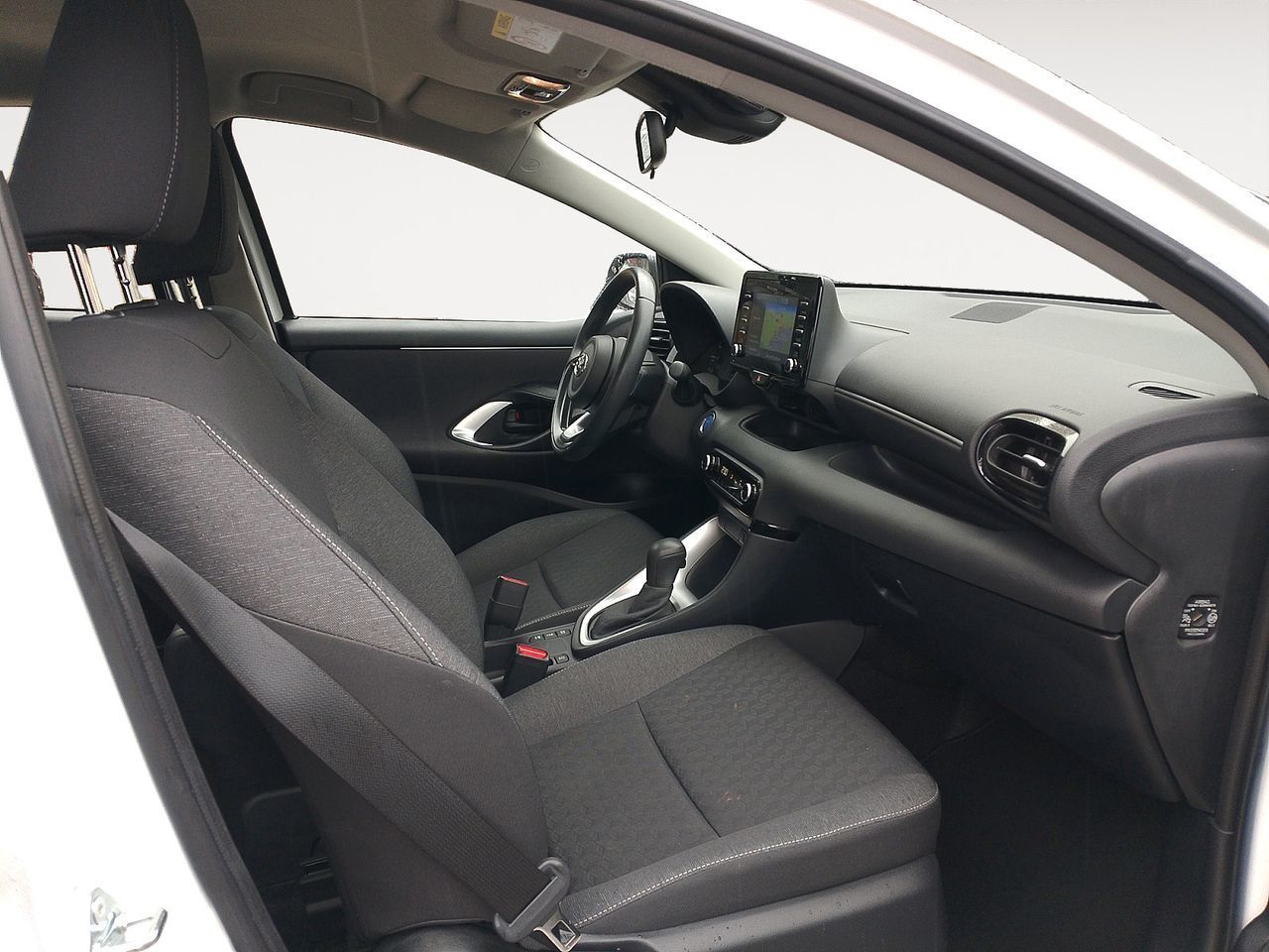 Toyota Yaris 120H Business Plus - foto 11