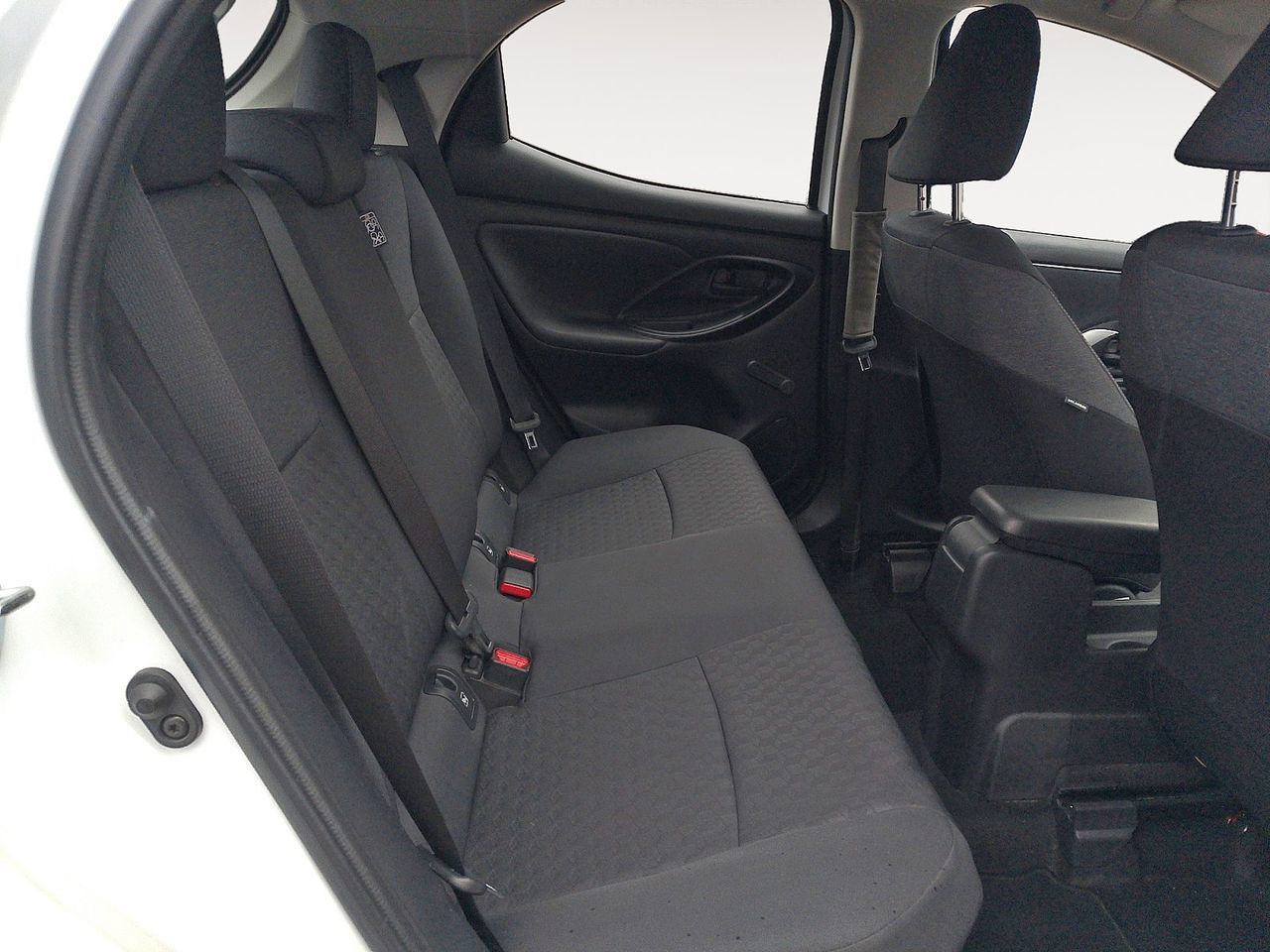 Toyota Yaris 120H Business Plus - foto 10