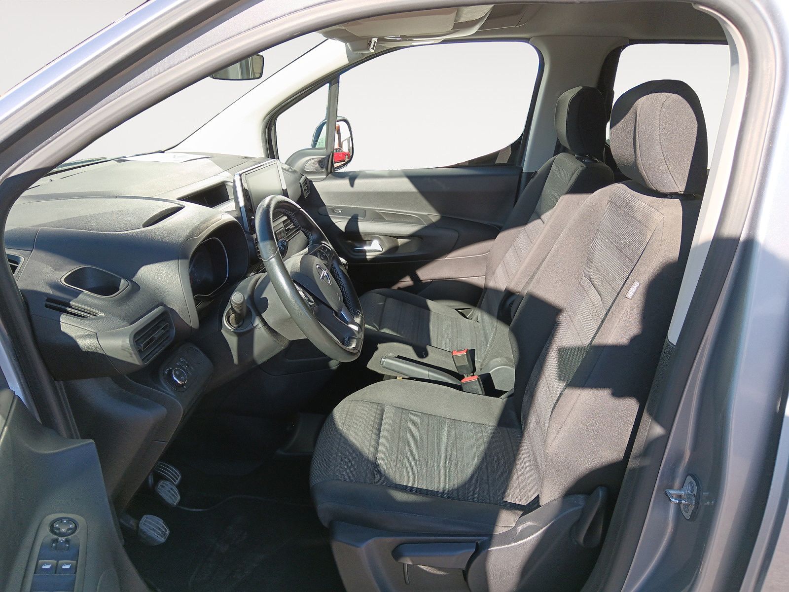 Opel Combo 1.5 TD Business Elegance Plus - foto 9
