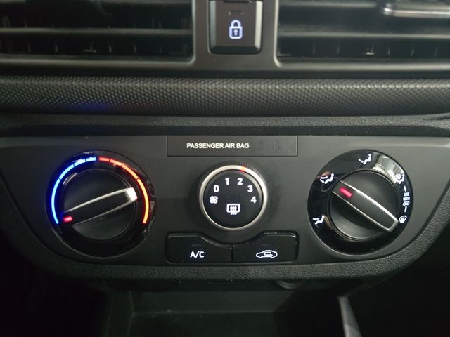Hyundai i10 1.0 Essence - foto 17