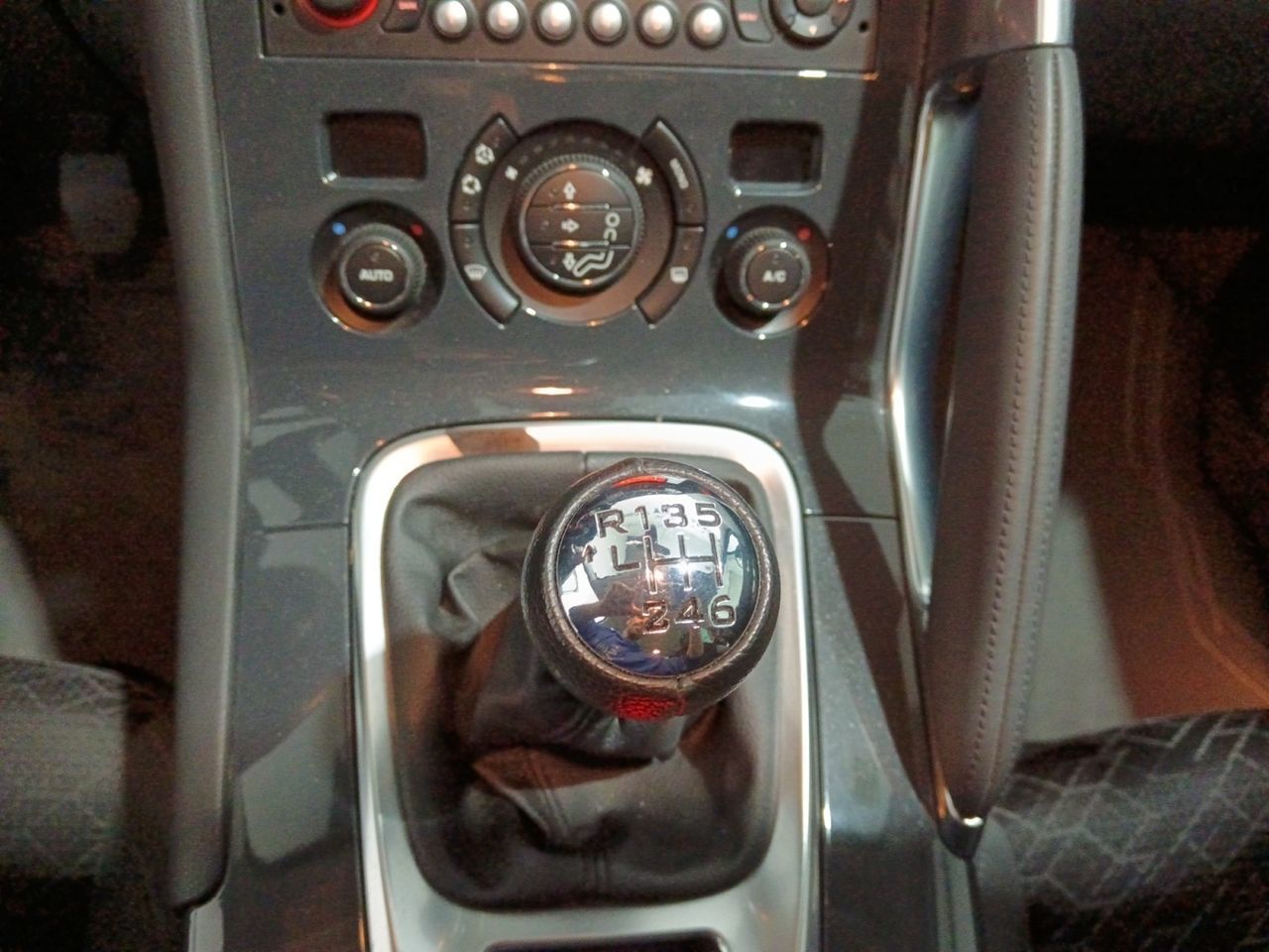 Peugeot 3008 1.2 PureTech Style - foto 12