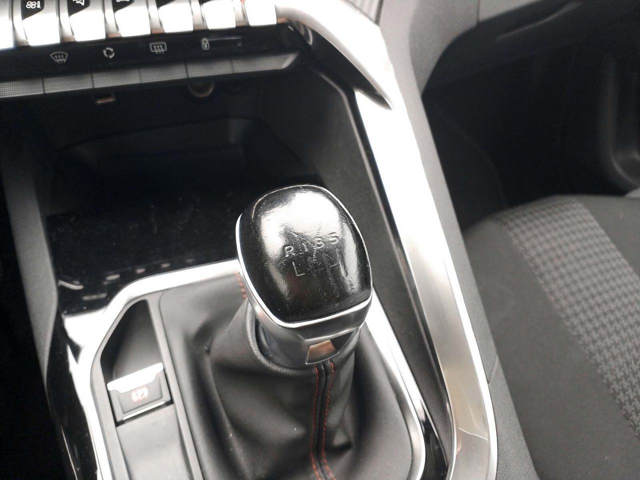 Peugeot 5008 PureTech 130 Active Pack - foto 13