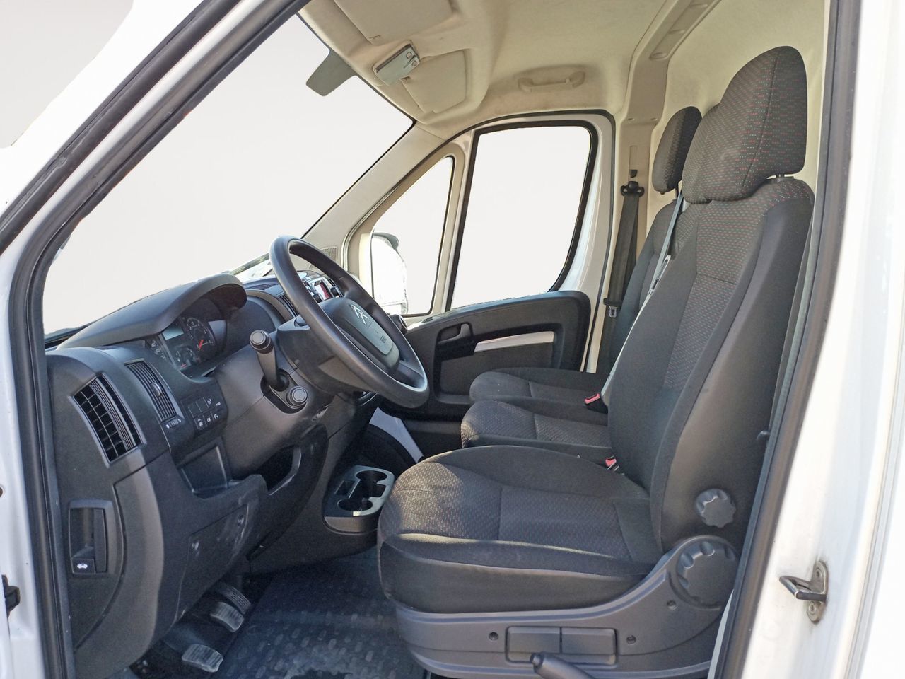 Citroën Jumper Furgon BlueHDi 140 35 L3H3 - foto 9