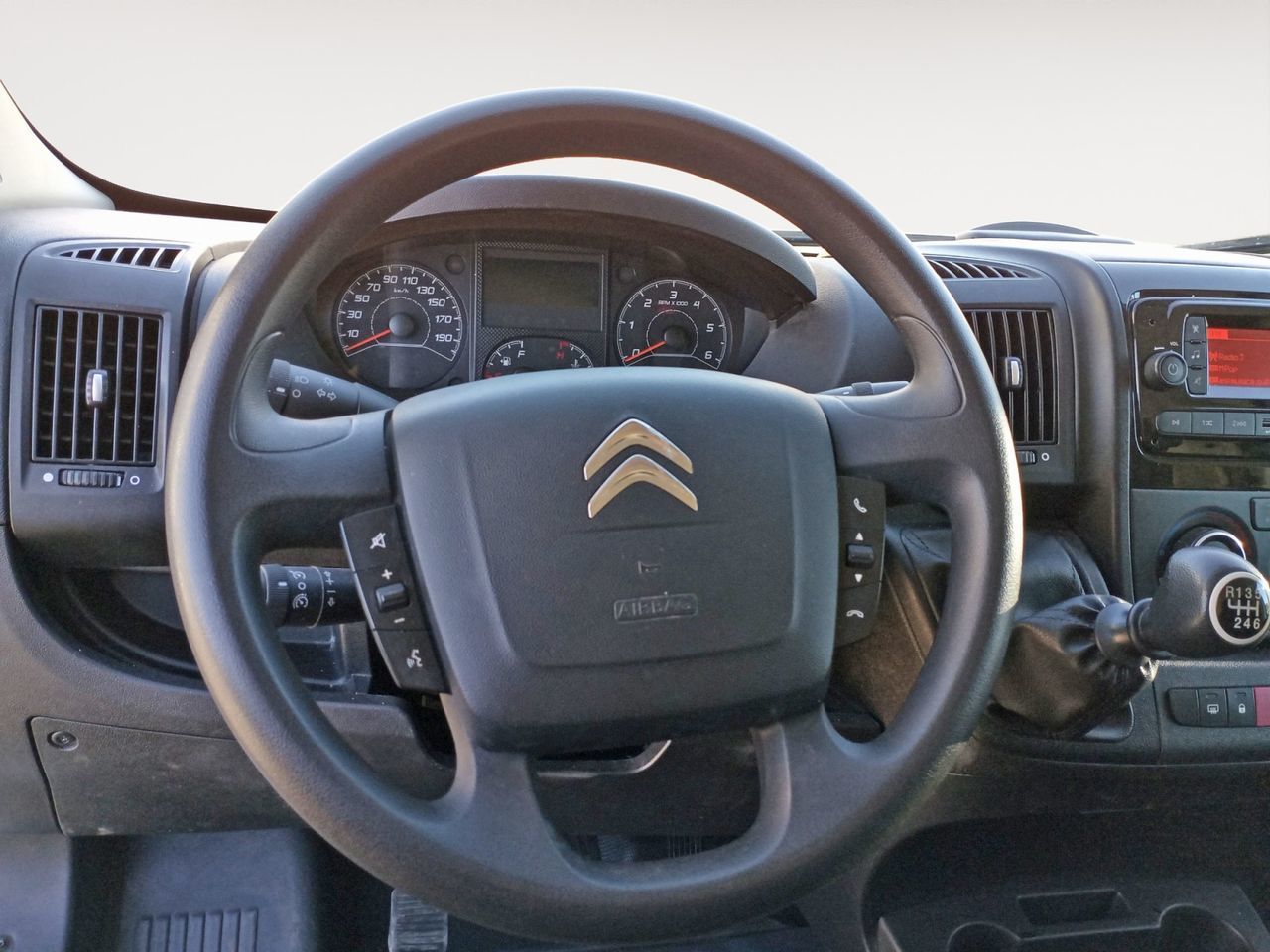 Citroën Jumper Furgon BlueHDi 140 35 L3H3 - foto 8