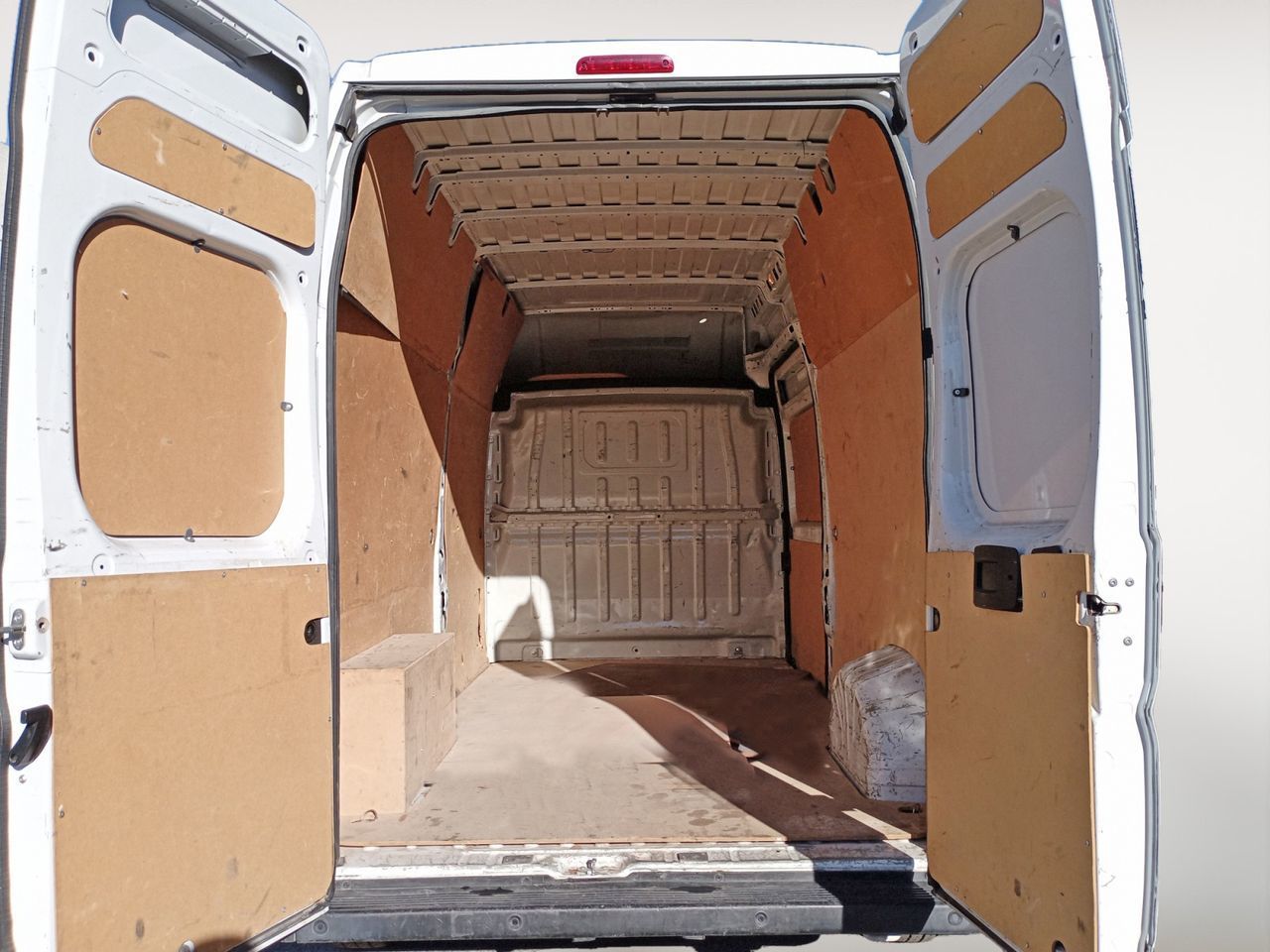 Citroën Jumper Furgon BlueHDi 140 35 L3H3 - foto 12