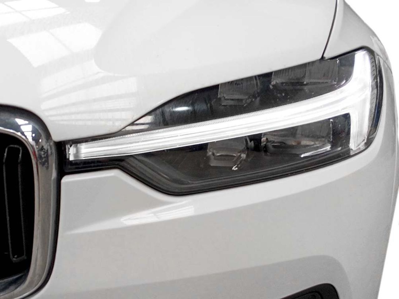 Volvo XC60 B4 D Momentum Pro - foto 24