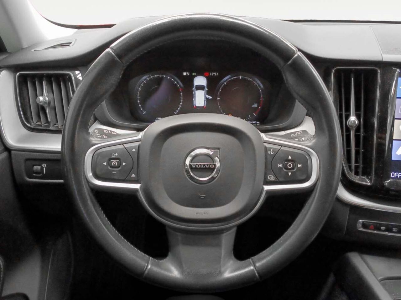 Volvo XC60 B4 D Momentum Pro - foto 8