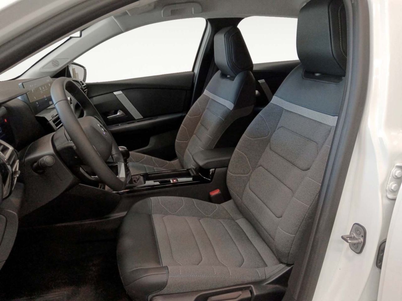 Citroën C4 PureTech 130 Plus - foto 8