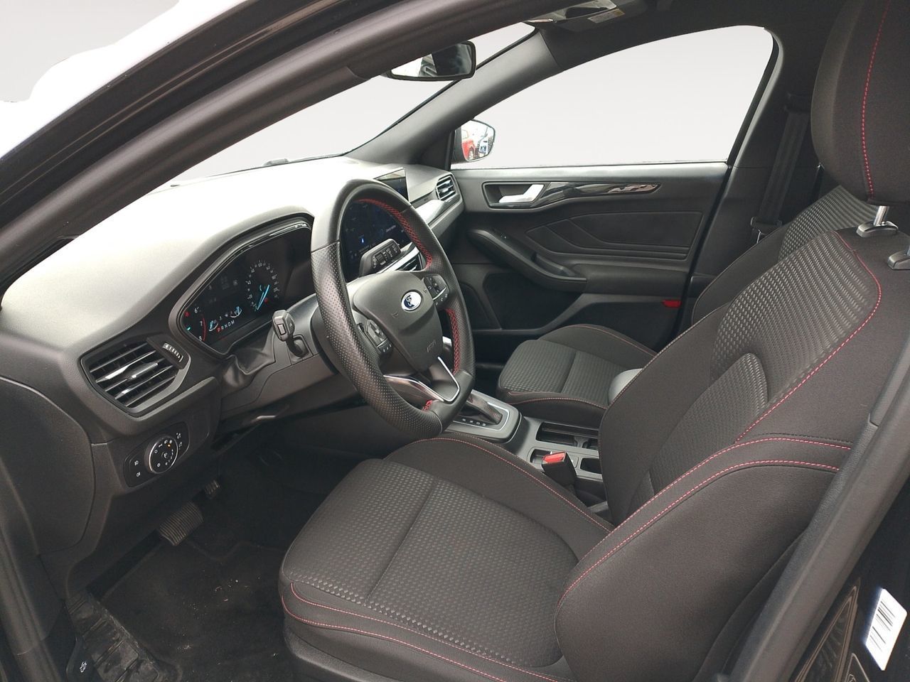 Ford Focus 1.0 EcoBoost MHEV ST-Line - foto 8