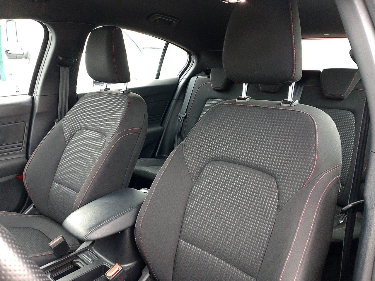 Ford Focus 1.0 EcoBoost MHEV ST-Line - foto 19