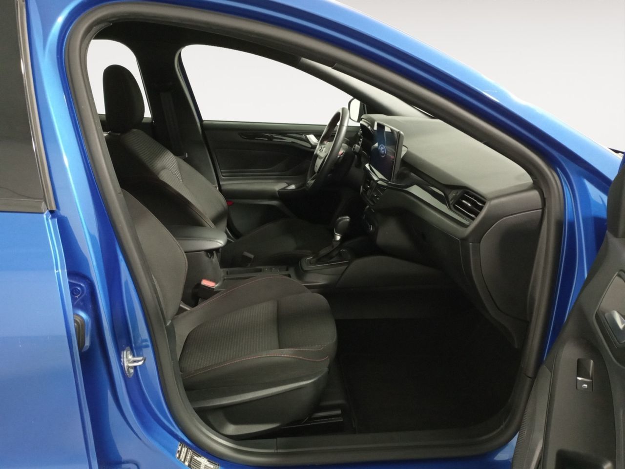 Ford Focus 1.0 EcoBoost MHEV ST-Line - foto 11