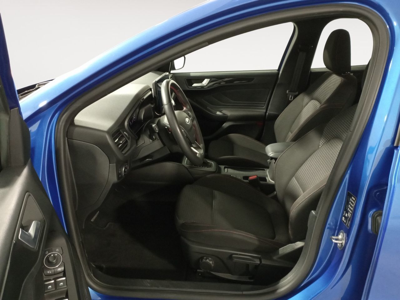 Ford Focus 1.0 EcoBoost MHEV ST-Line - foto 9