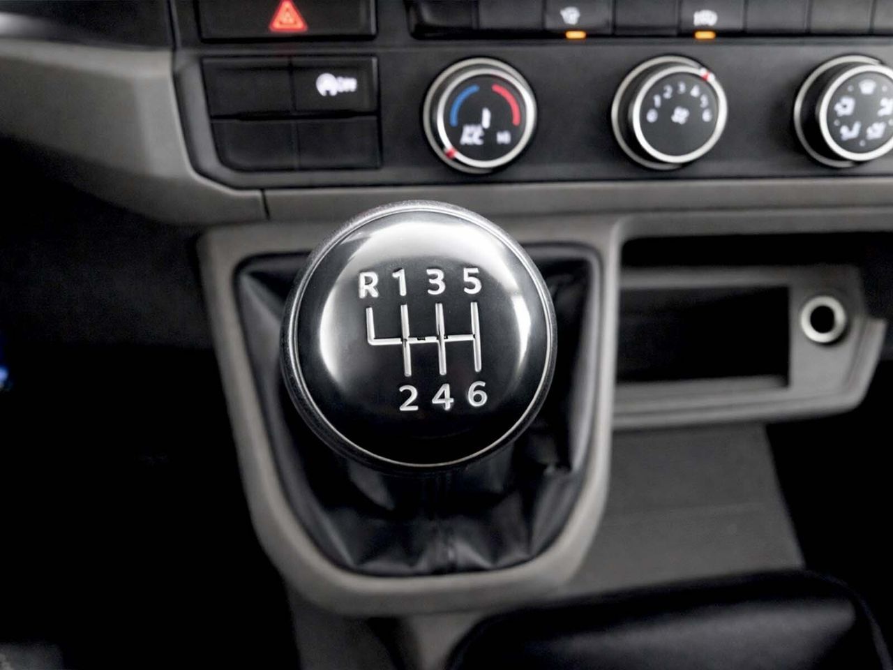 Volkswagen Crafter Cabina Simple Batalla Larga Sin Techo 2.0 TDI 3.500 - foto 12