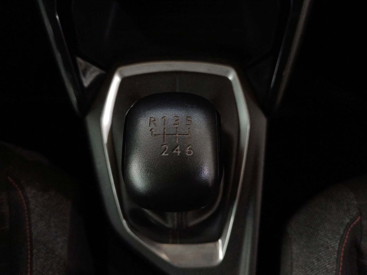 Peugeot 208 BlueHDi 100 Active - foto 12