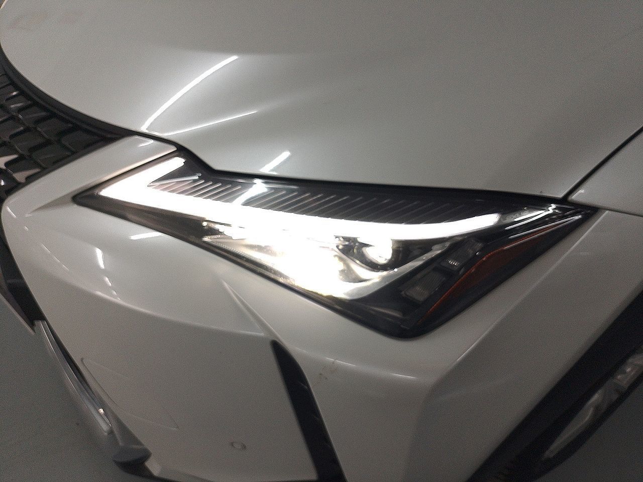 Lexus UX 250h Business 2WD - foto 20