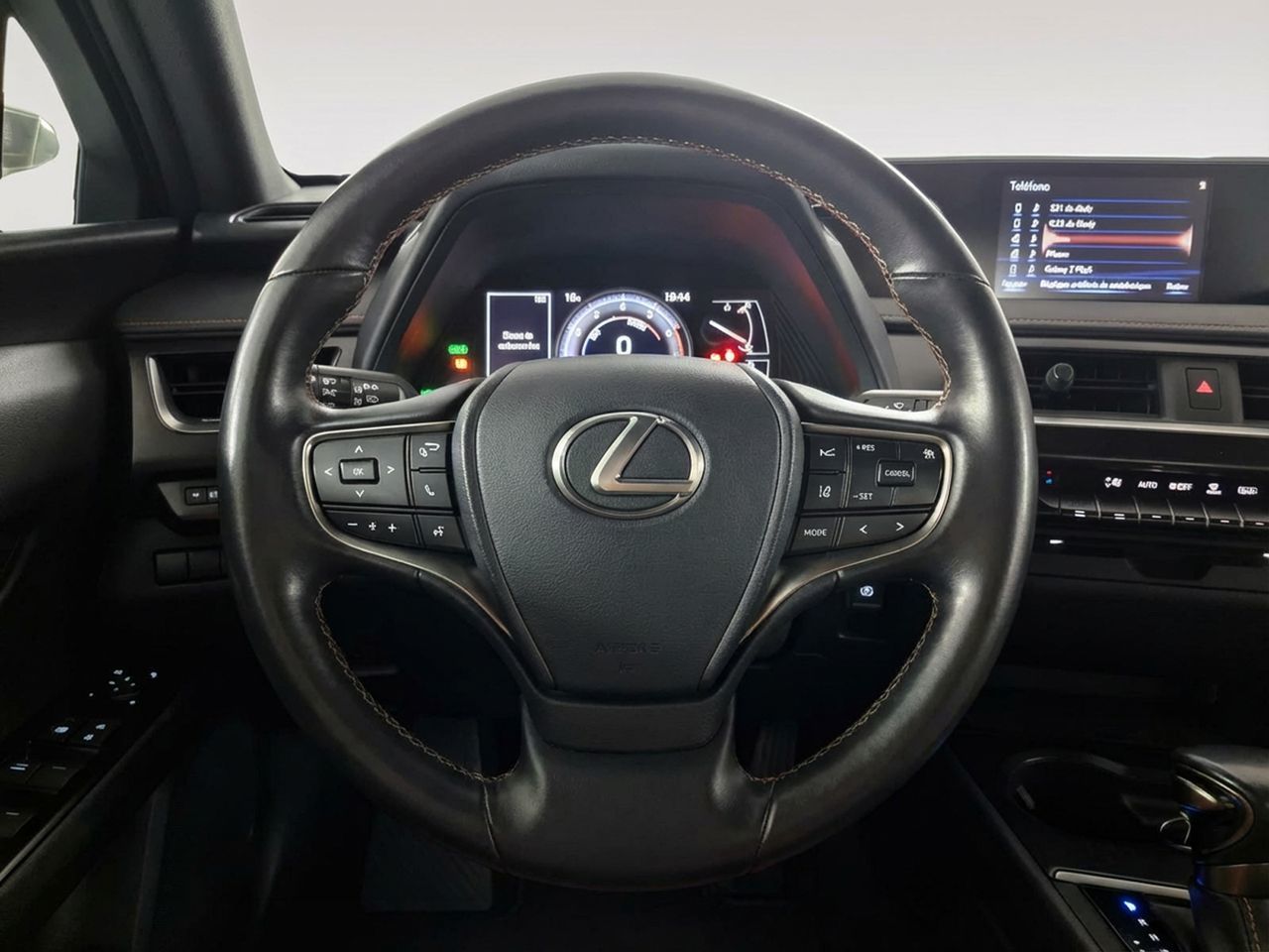 Lexus UX 250h Business 2WD - foto 8