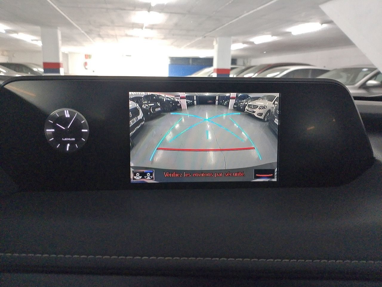 Lexus UX 250h Business 2WD - foto 16