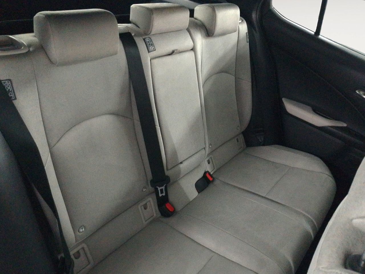 Lexus UX 250h Business 2WD - foto 10