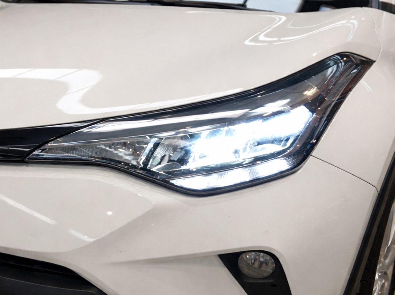 Toyota C-HR 1.8 125H Active - foto 21