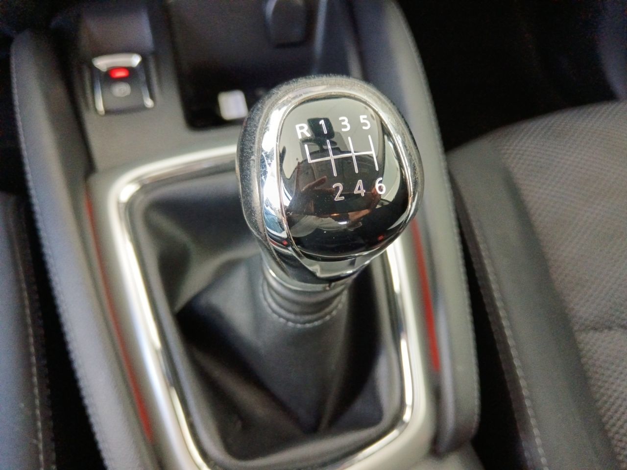 Nissan Qashqai DIG-T 115 N-Connecta 4x2 - foto 12