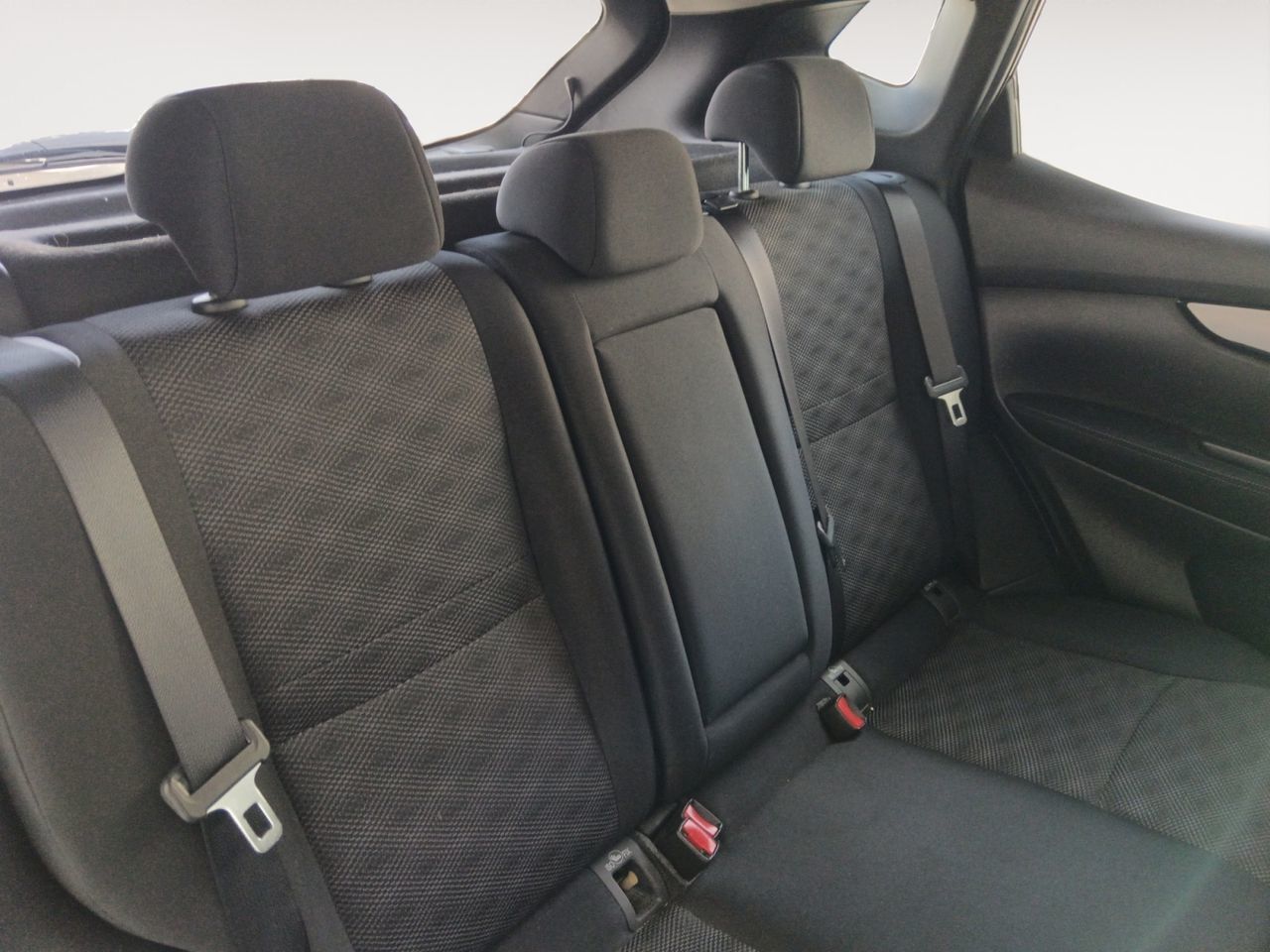 Nissan Qashqai DIG-T 115 N-Connecta 4x2 - foto 9