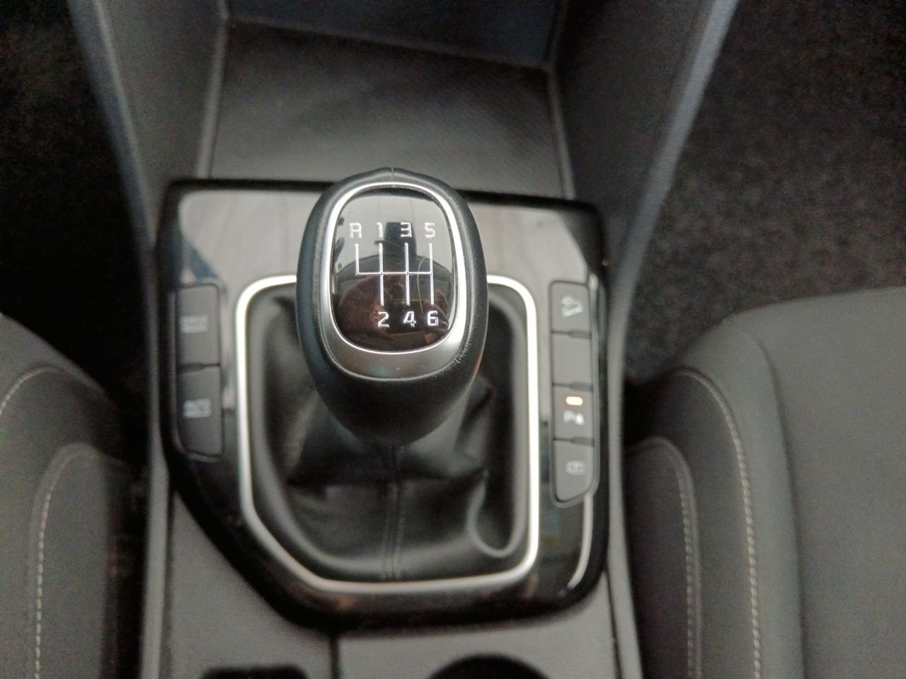Kia Sportage 1.6 T-GDi Concept 4x2 - foto 12