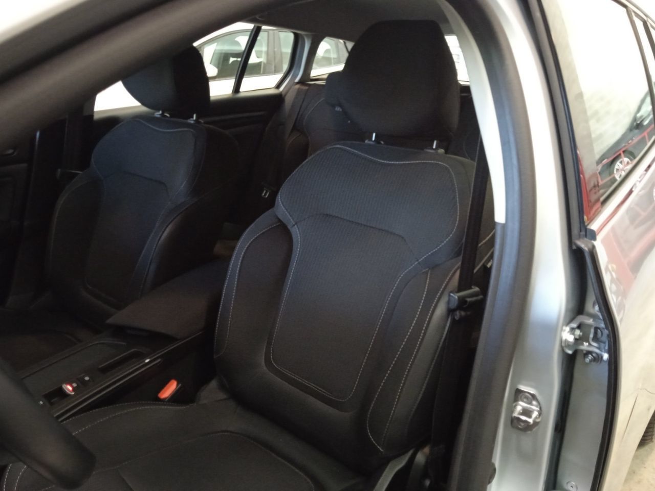 Renault Mégane Sport Tourer Business E-Tech Híbrido enchufable - foto 21