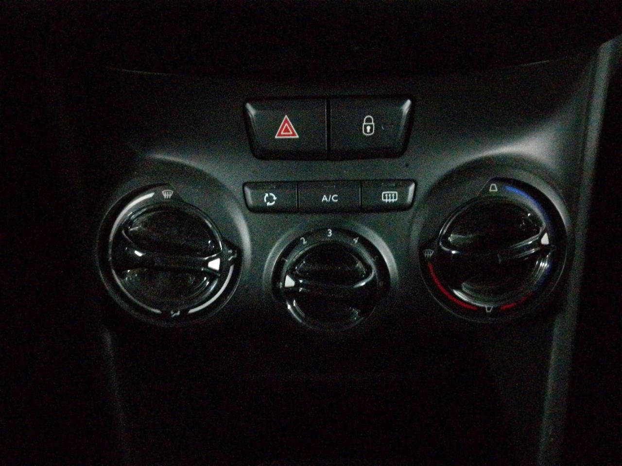 Peugeot 208 1.2 PureTech Allure - foto 19