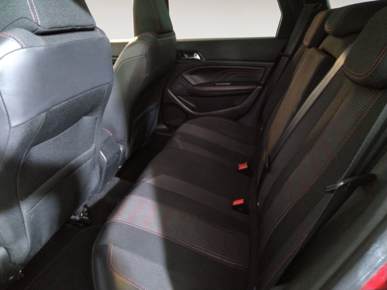 Peugeot 308 1.2 PureTech GT Line - foto 10