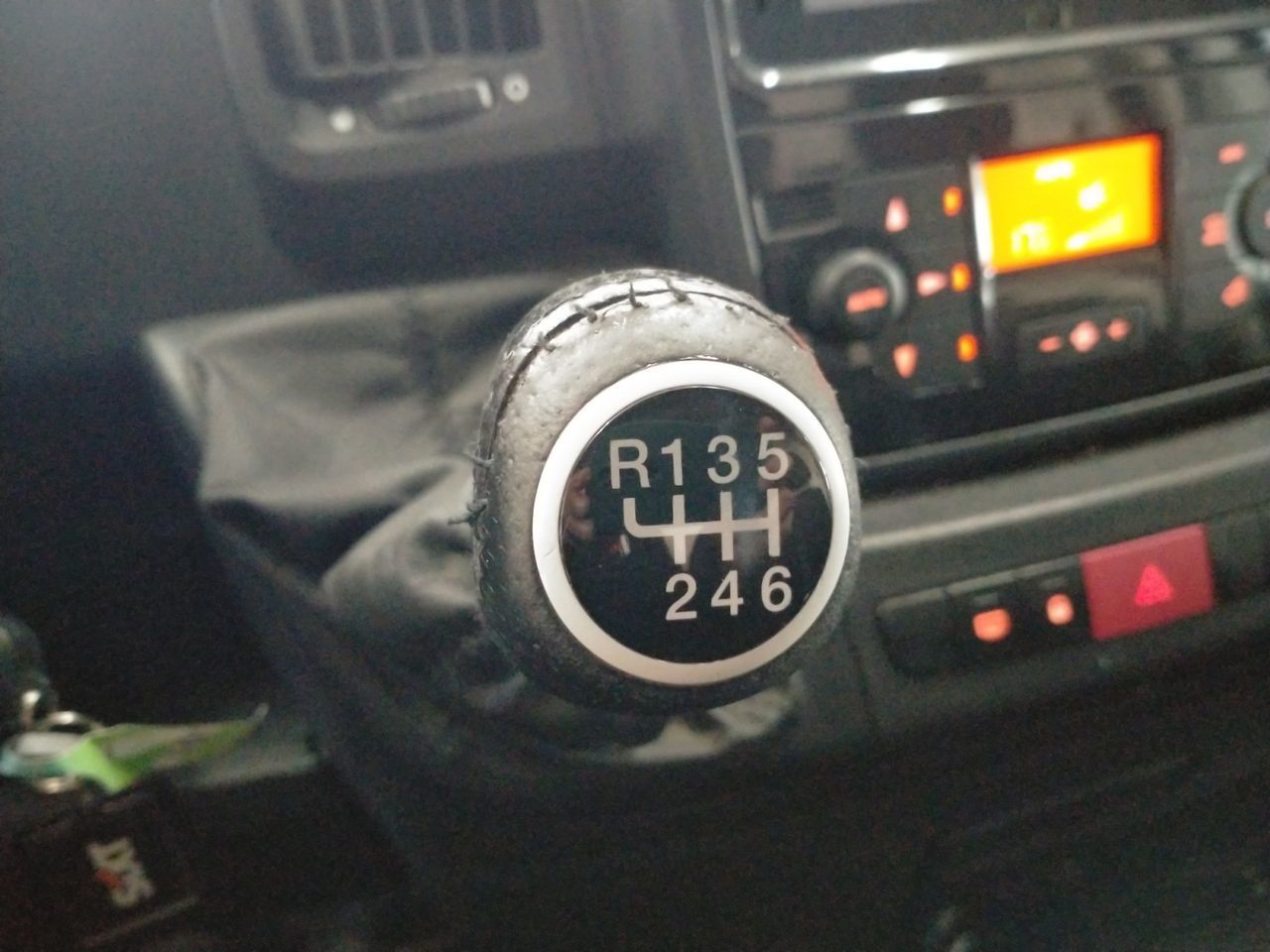 Peugeot Boxer Furgon BlueHDi 140 335 L2H2 - foto 11
