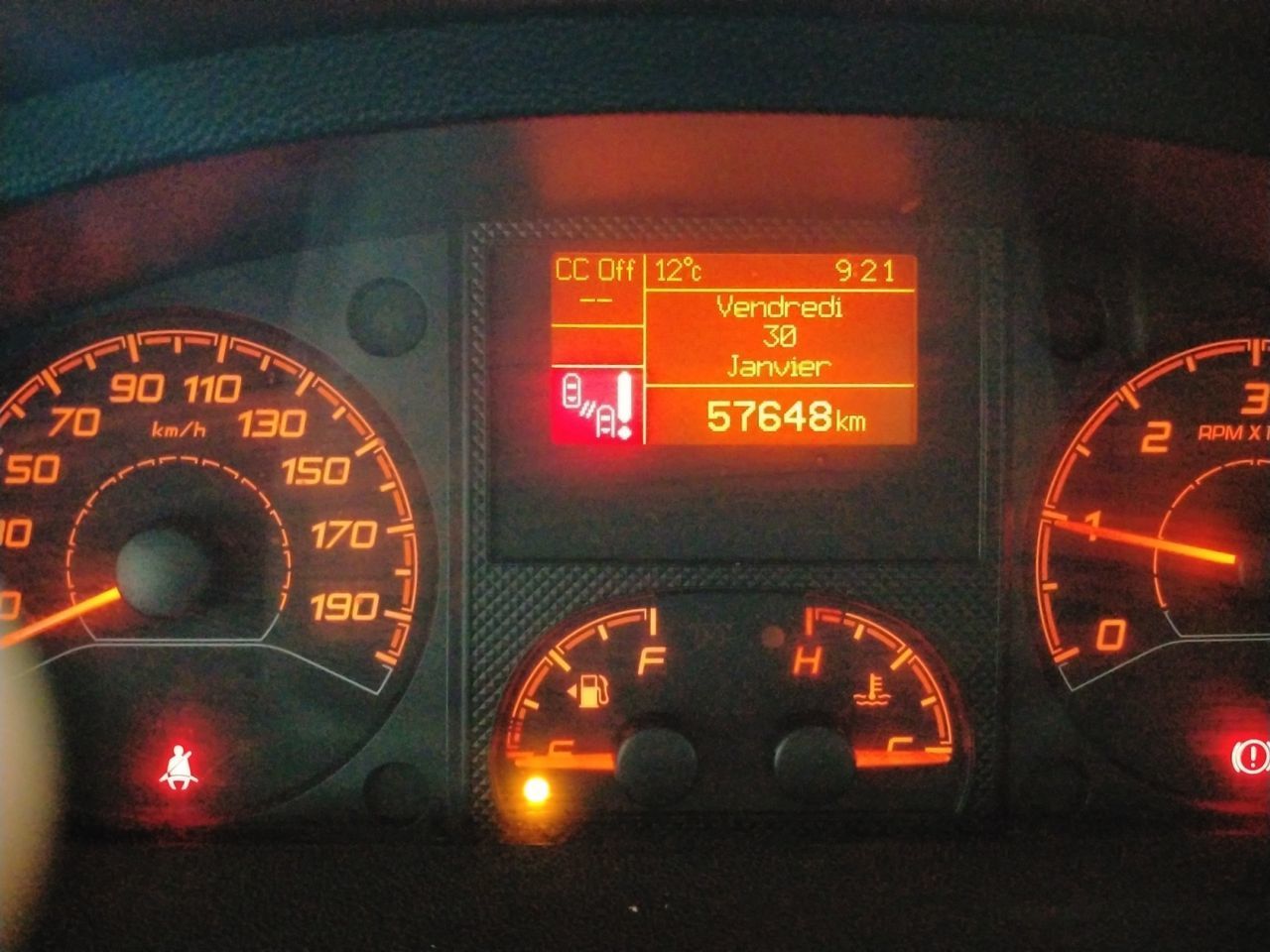 Peugeot Boxer Furgon BlueHDi 140 335 L2H2 - foto 12