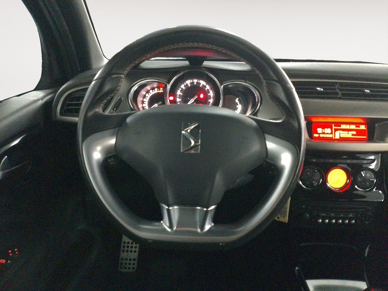 DS DS 3 Crossback PureTech 82 Desire - foto 8