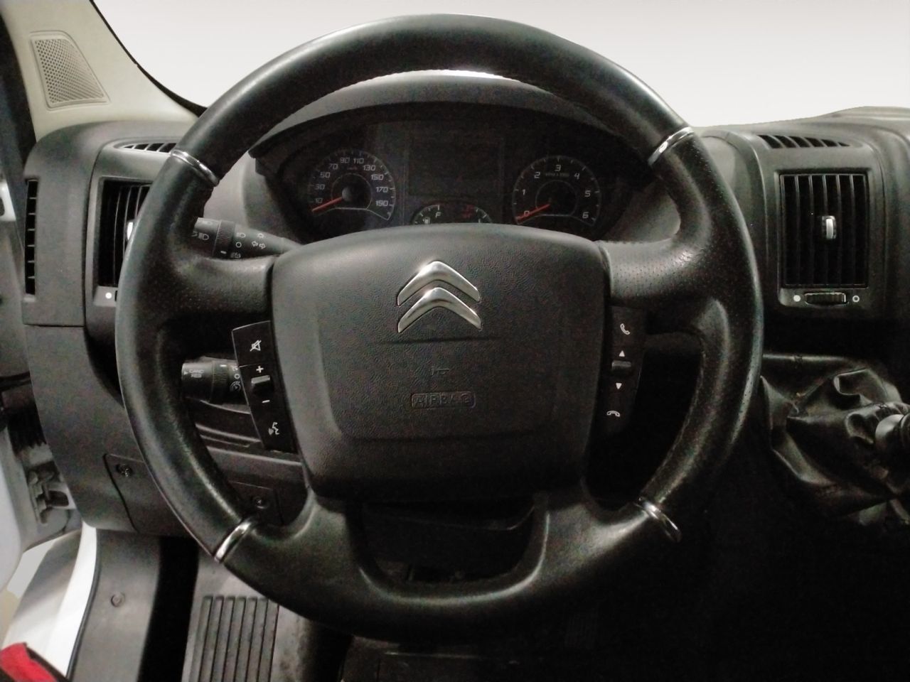 Citroën Jumper Furgon BlueHDi 140 35 L2H2 - foto 7