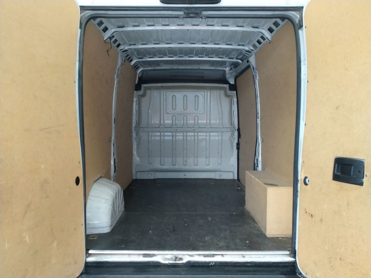 Citroën Jumper Furgon BlueHDi 140 35 L2H2 - foto 11