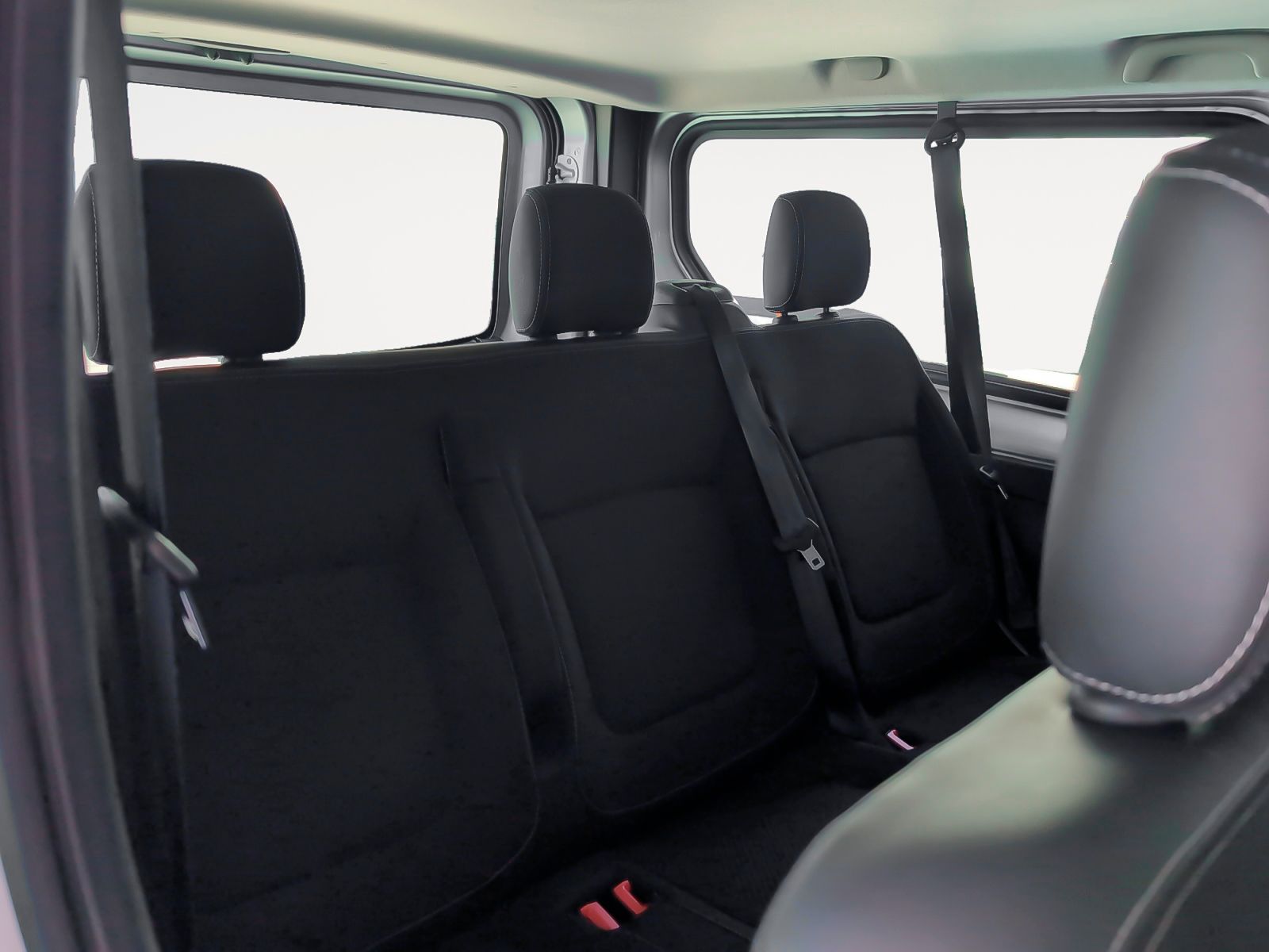 Nissan Primastar 2.0 dCi Acenta L2H1 1T - foto 13