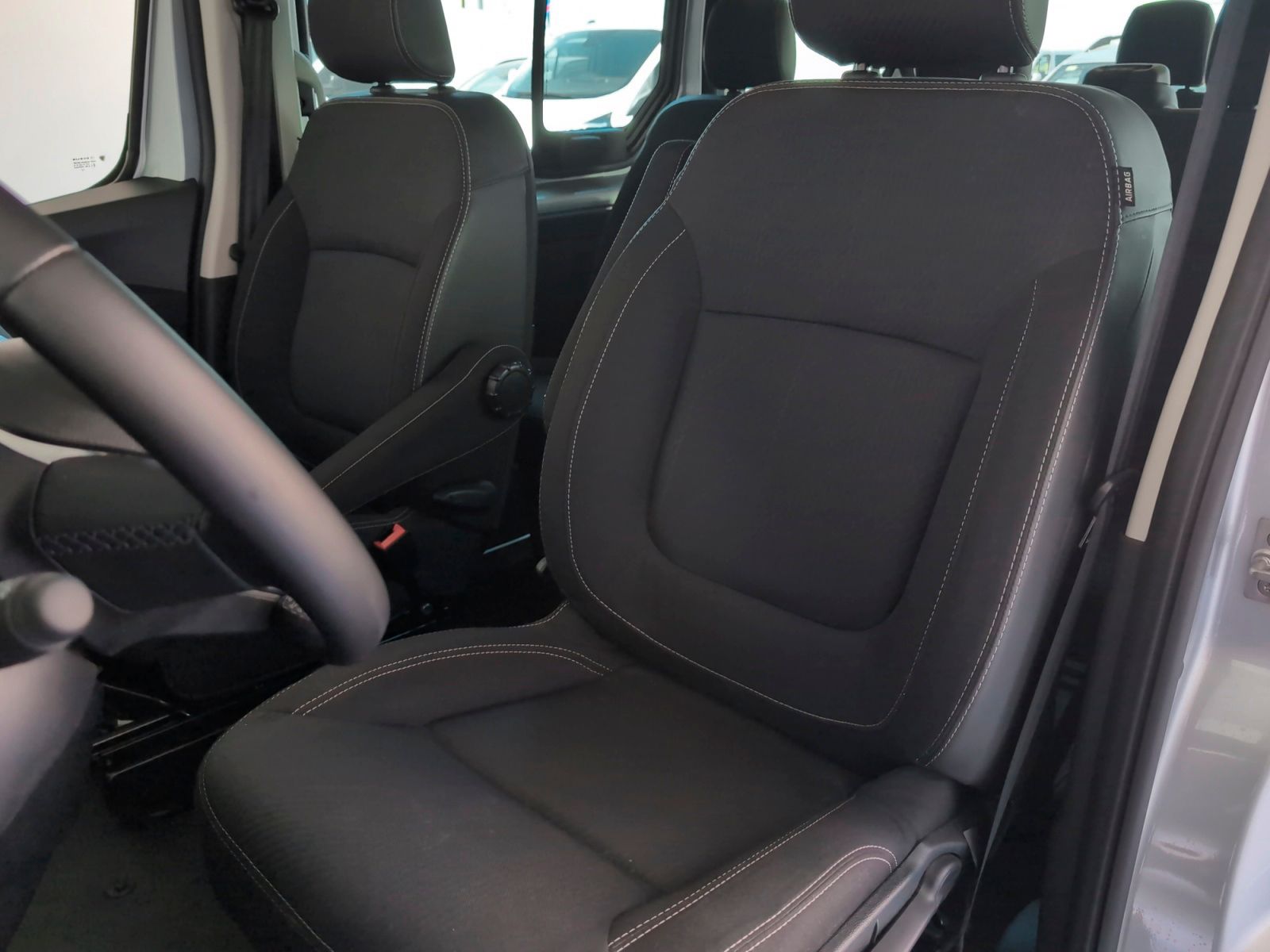 Nissan Primastar 2.0 dCi Acenta L1H1 1T - foto 24