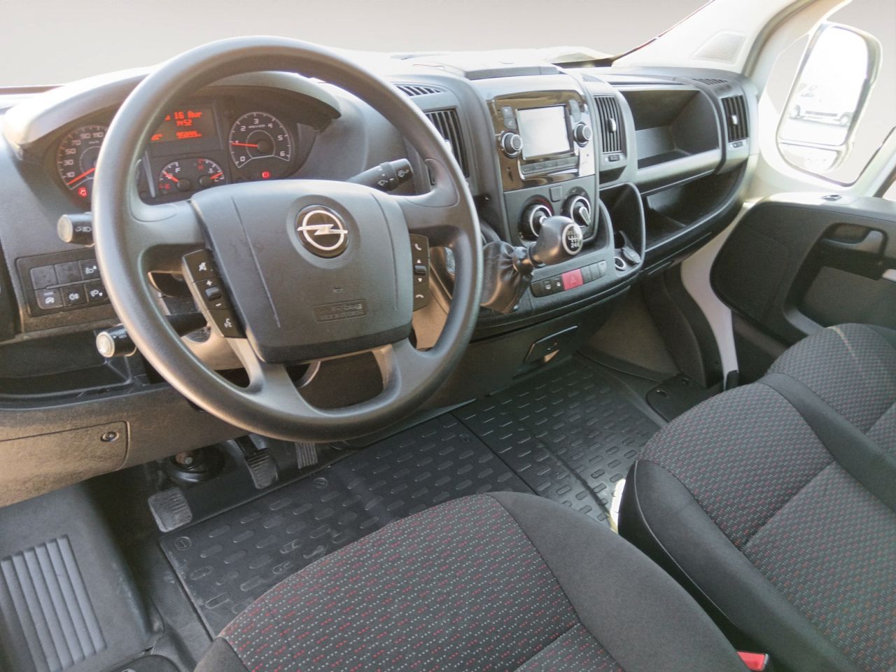 Opel Movano Furgón BlueHDi 140 Edition L2H2 3.500 - foto 7