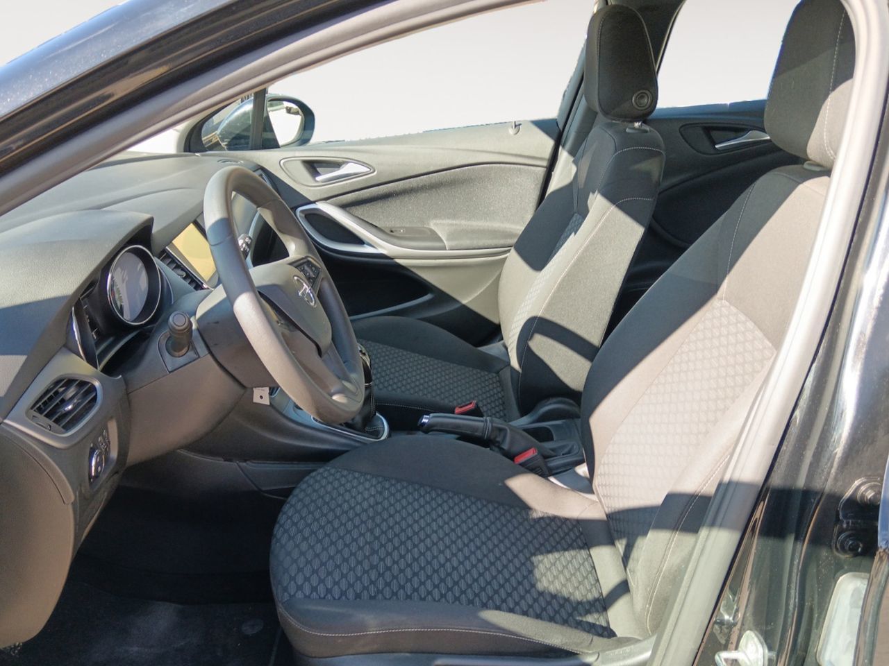 Opel Astra 1.2 Turbo SHL - foto 9