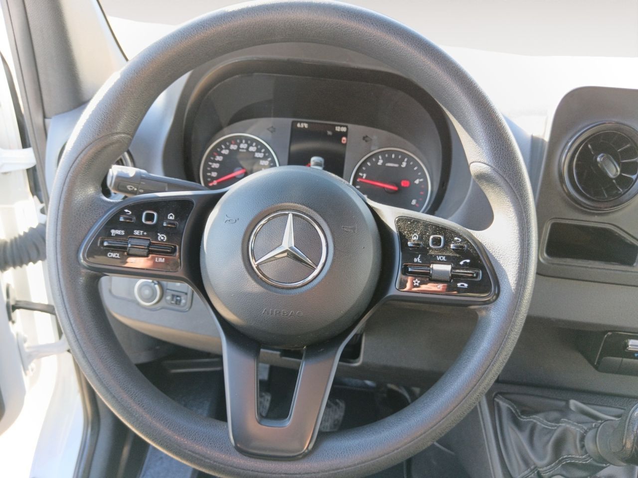 Mercedes-Benz Sprinter Furgón 315 CDI Medio 3.5T T. Alto - foto 8