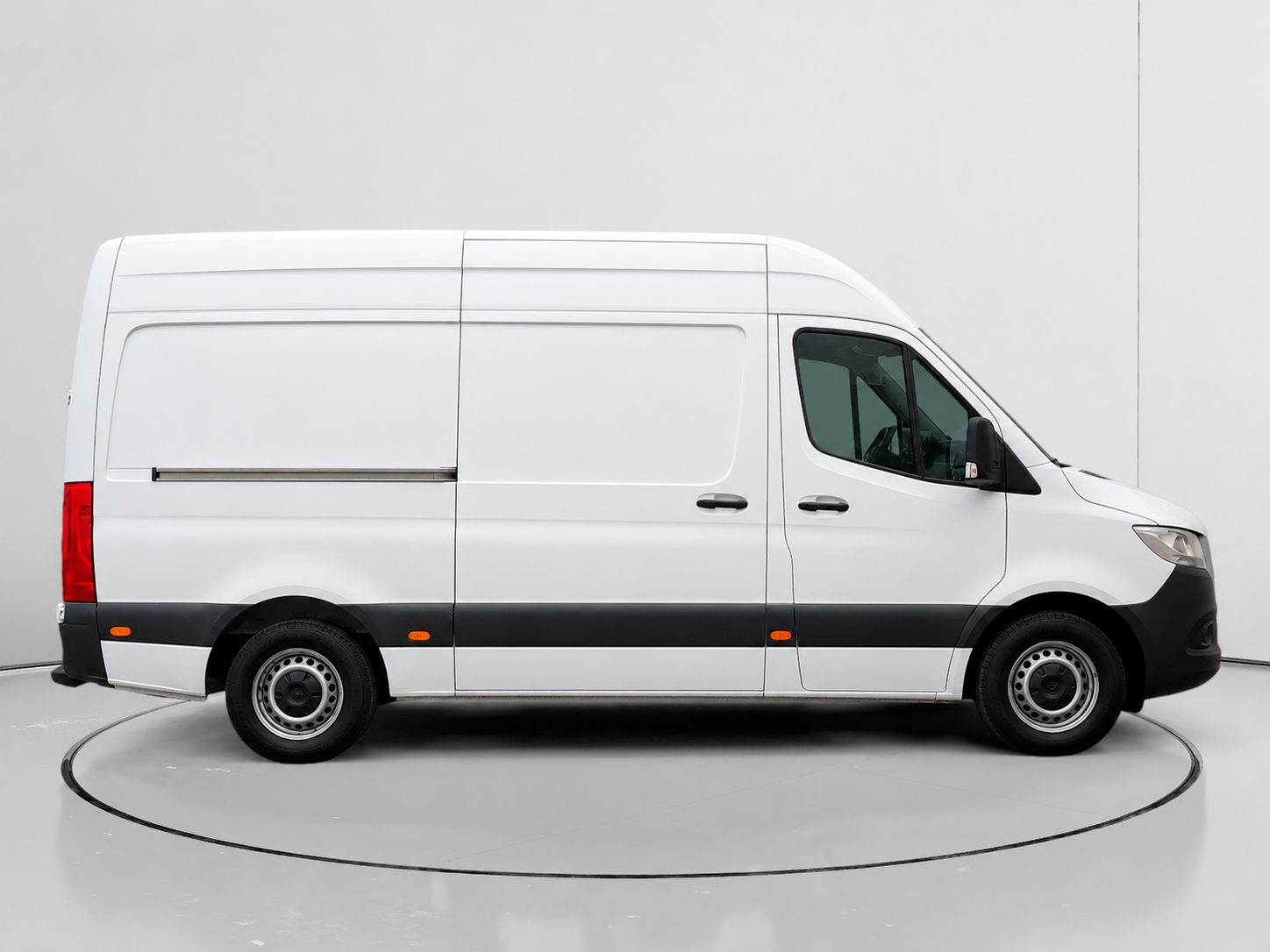 Mercedes-Benz Sprinter Furgón 315 CDI Medio 3.5T T. Alto - foto 2