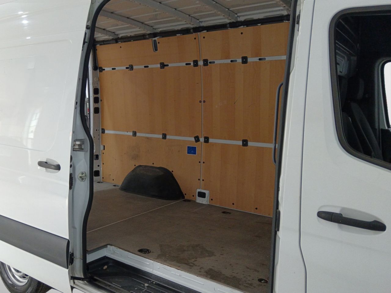 Mercedes-Benz Sprinter Furgón 315 CDI Medio 3.5T T. Alto - foto 11