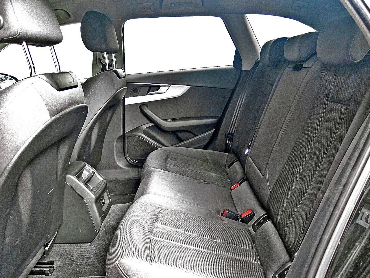 Audi A4 Advanced 35 TDI S tronic - foto 12